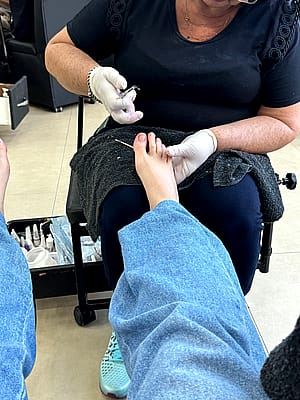Getting a fresh pedicure, should i take a break so you can worship them?'