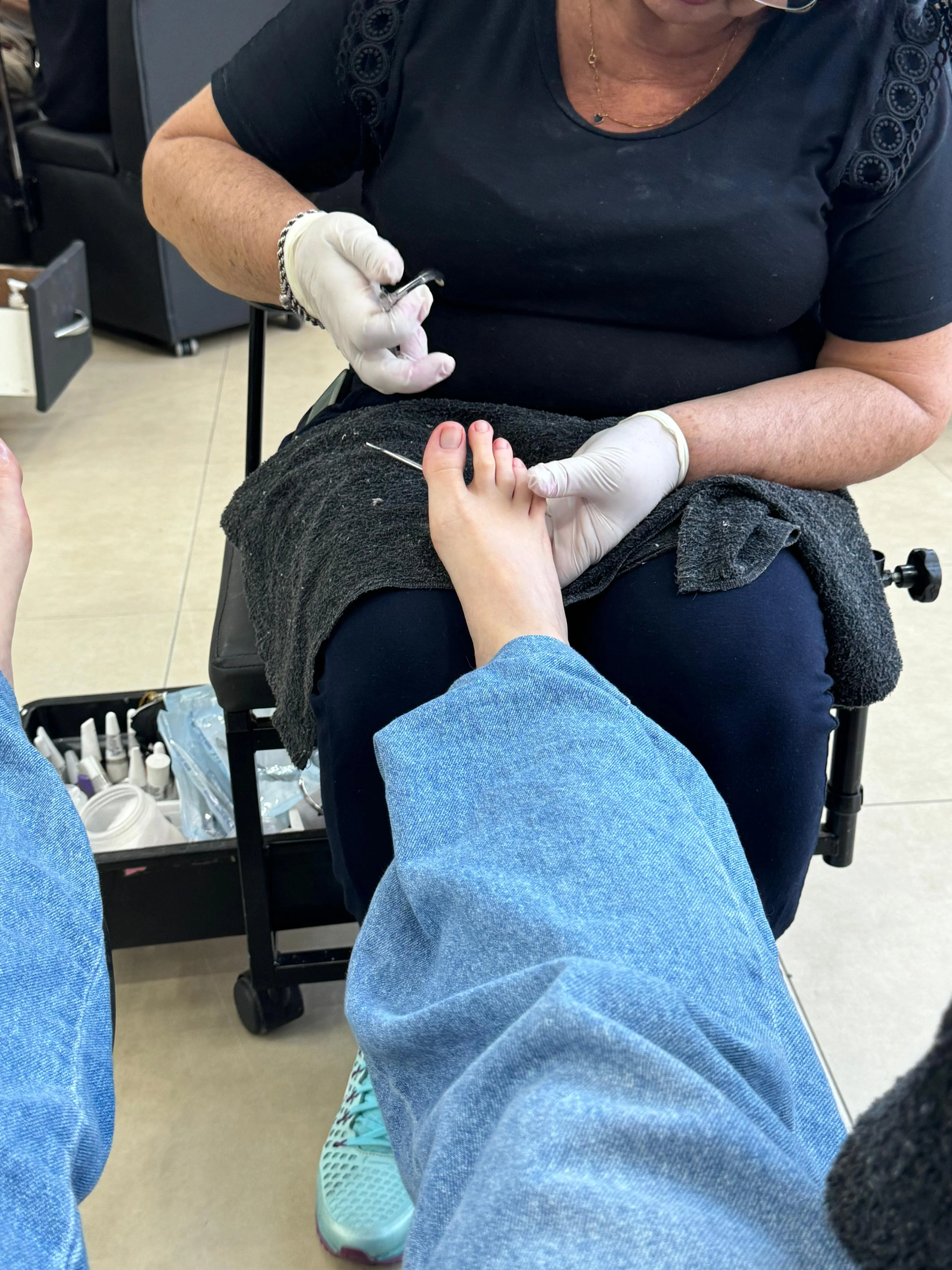 Getting a fresh pedicure, should i take a break so you can worship them? picture 1 of 3