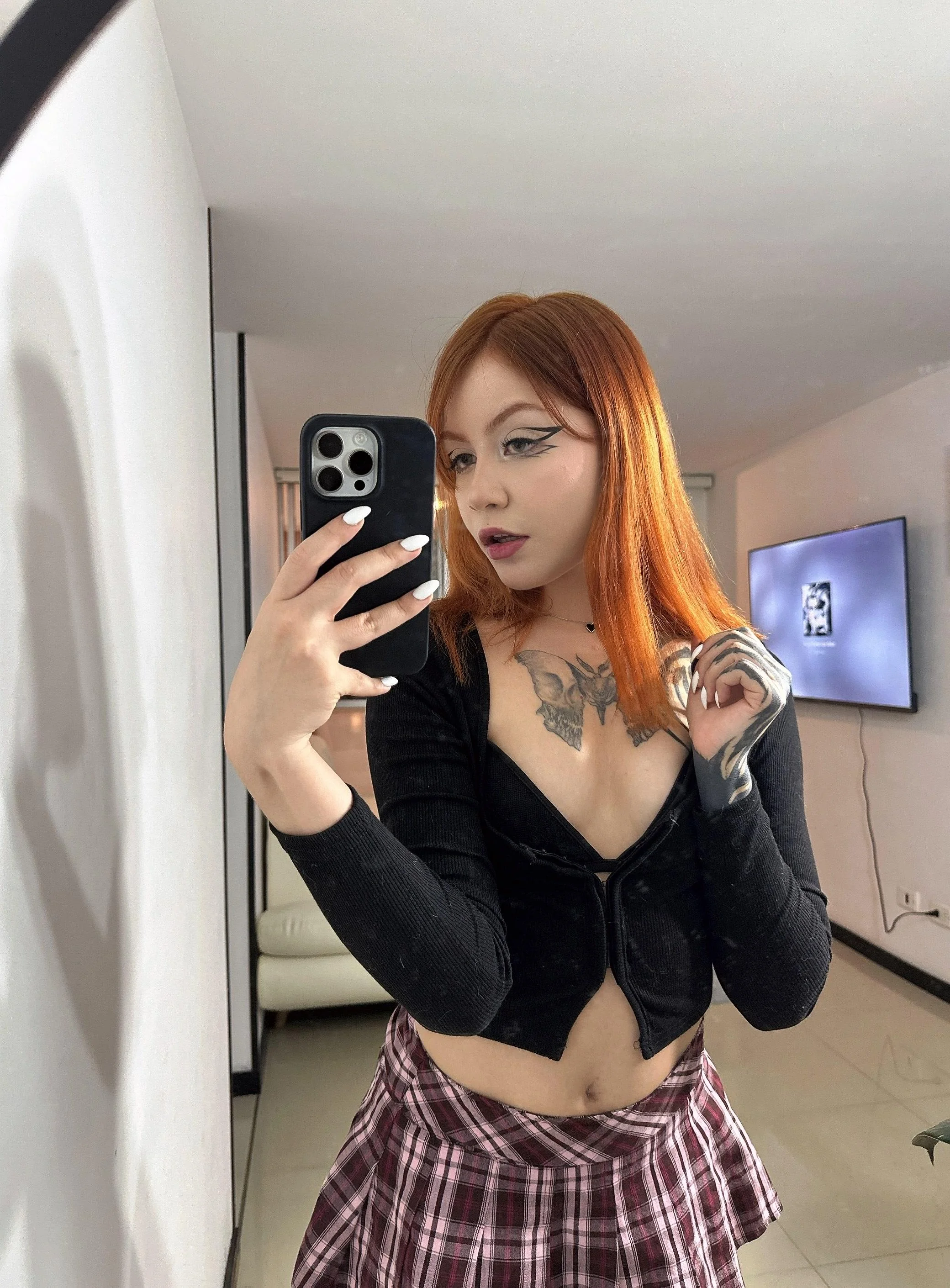 Just tell me honestly, am I sexy picture 1 of 1