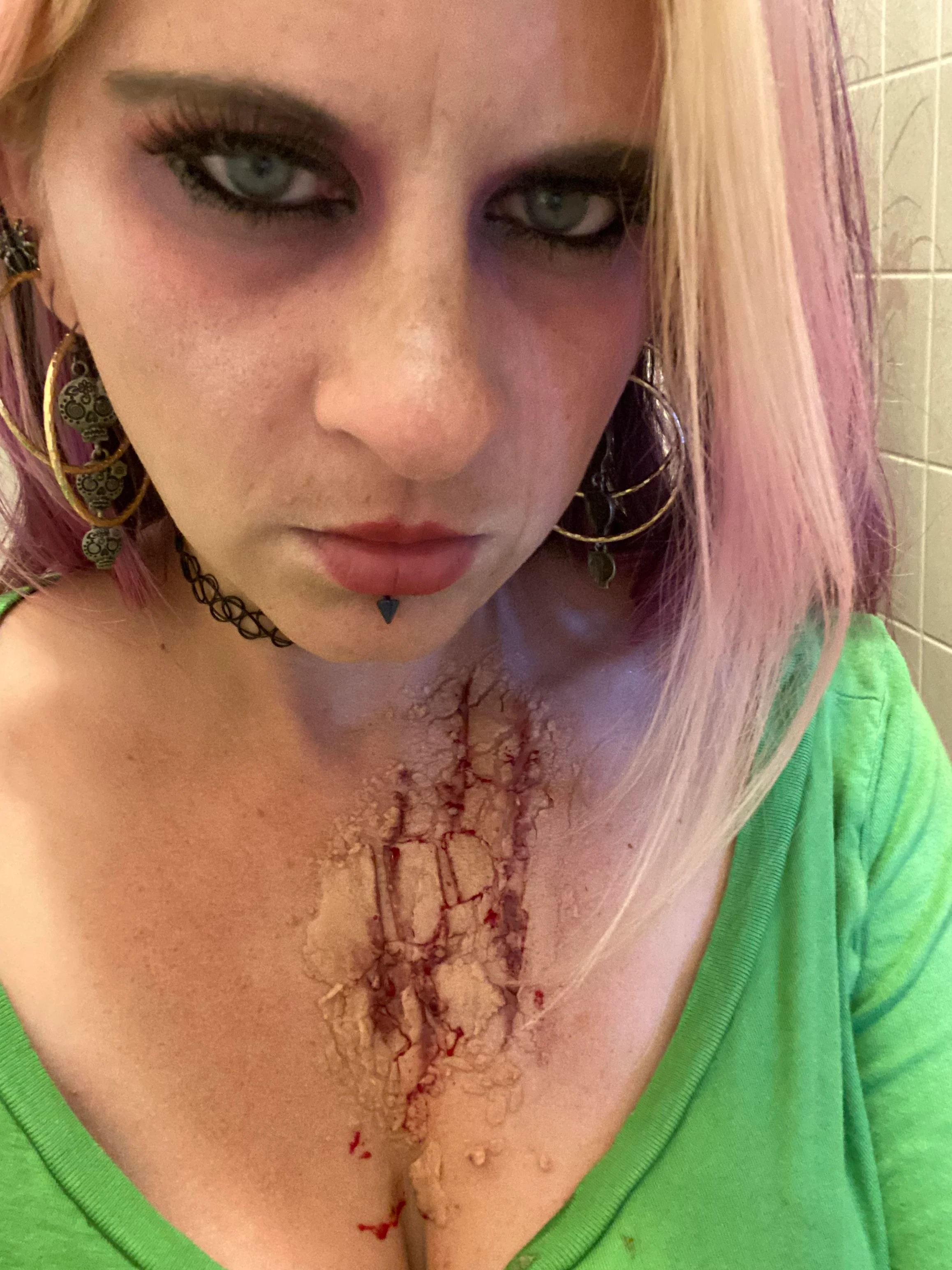 Which of my 4 doll Halloween looks do u like best?! 👻 picture 6 of 8