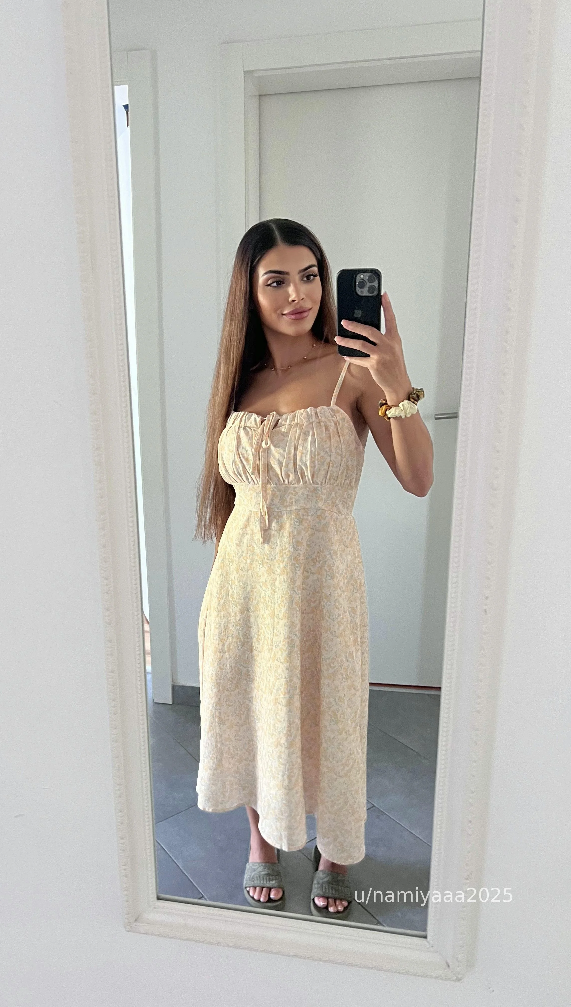 Do I look classy or cute? picture 1 of 1
