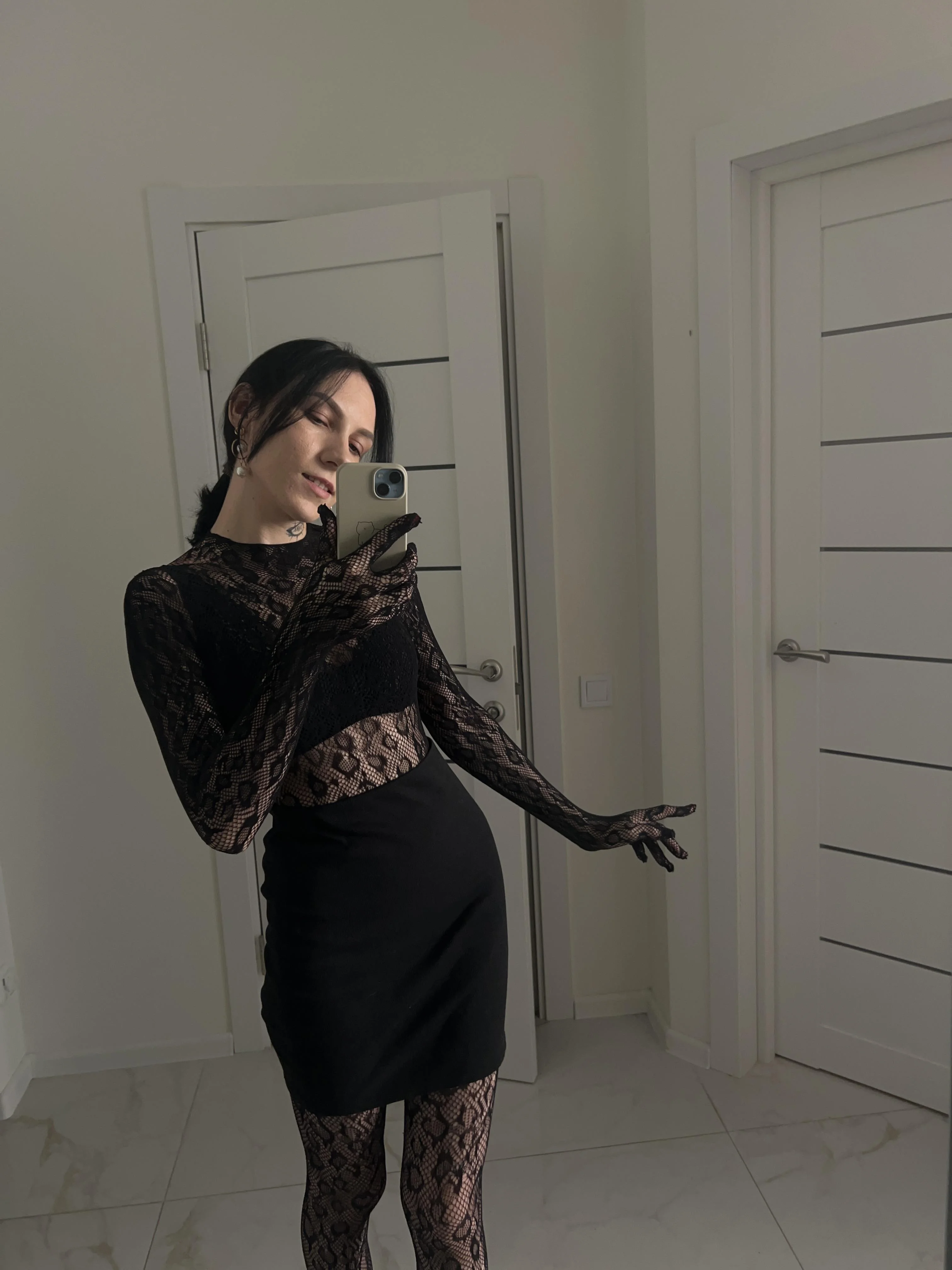 Do I look good enough to be asked out on a date? picture 1 of 1