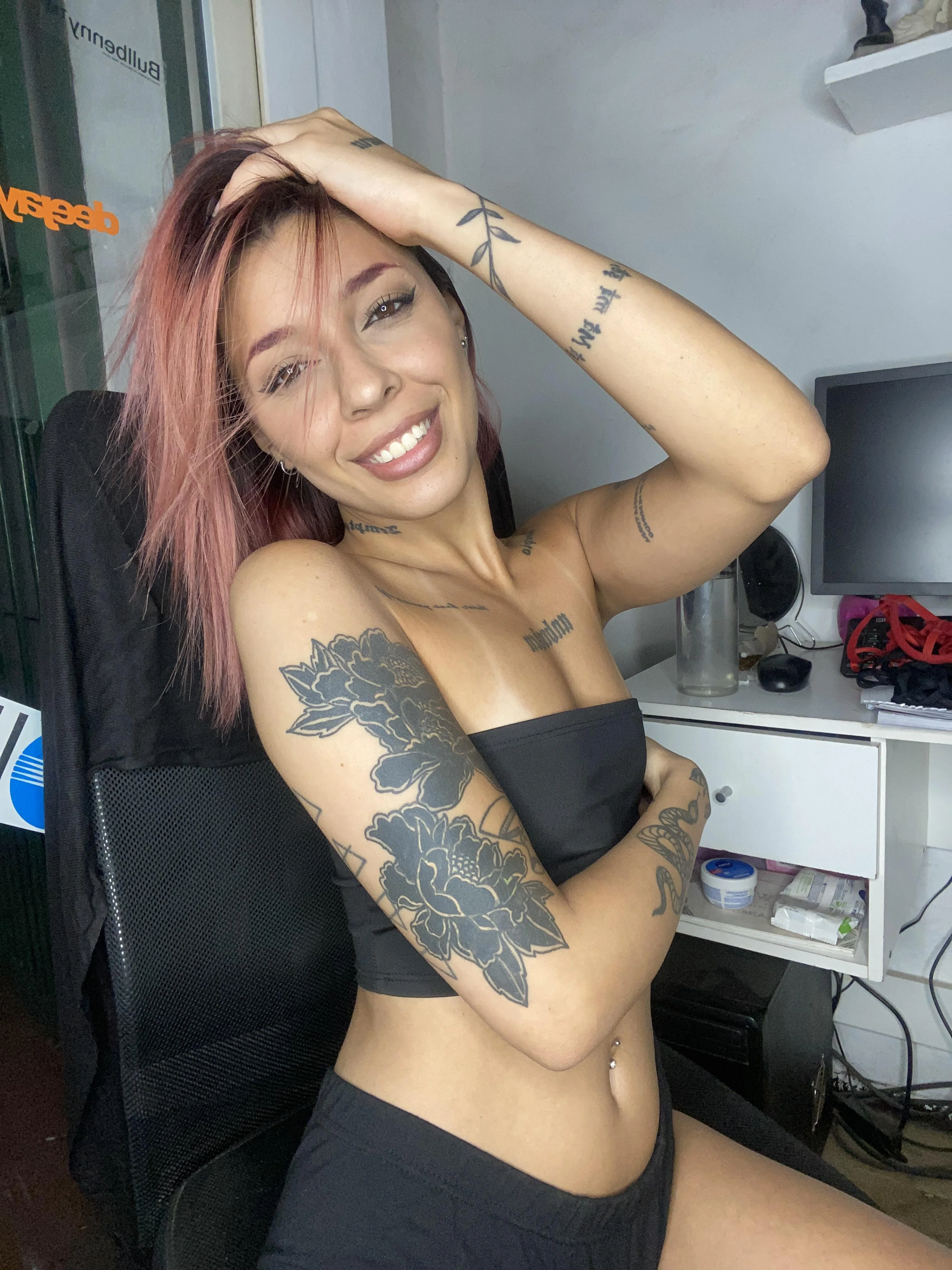 Do I look sexy in this outfit? picture 1 of 1
