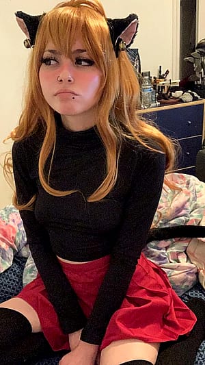 Be honest am I hot? F22'