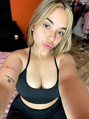 Do i look hot? F18'
