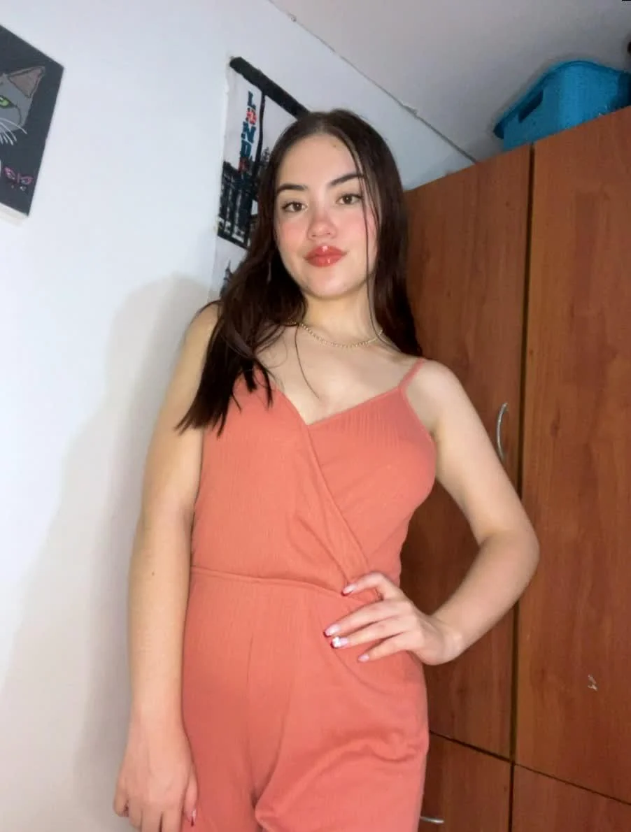 Hope I look sexy enough for a date with you picture 1 of 1