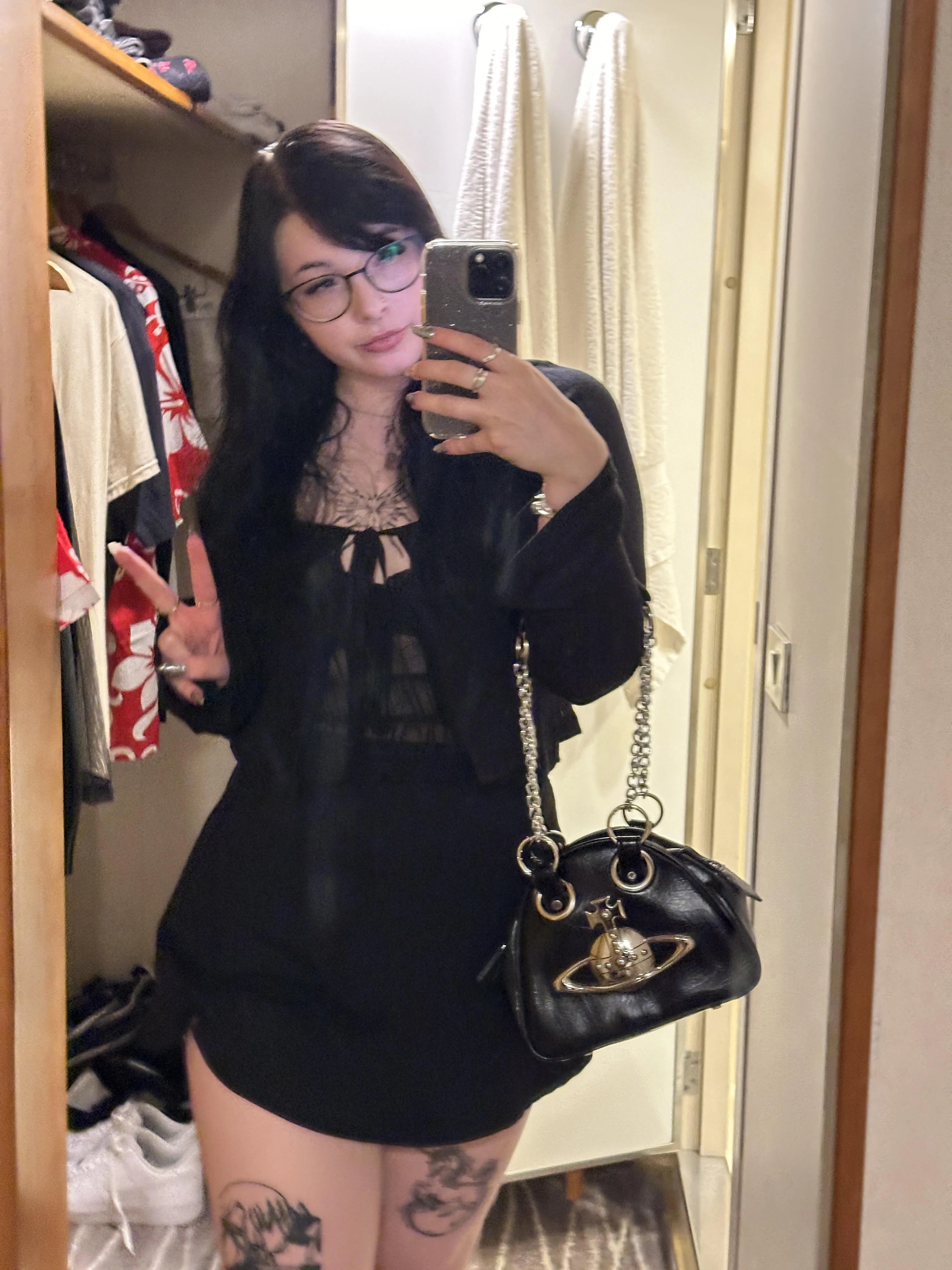 Pretty little thang picture 1 of 1