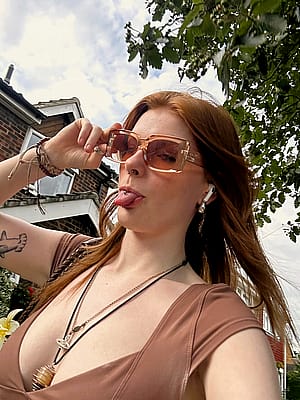 Giving you a look of a hot college girl'