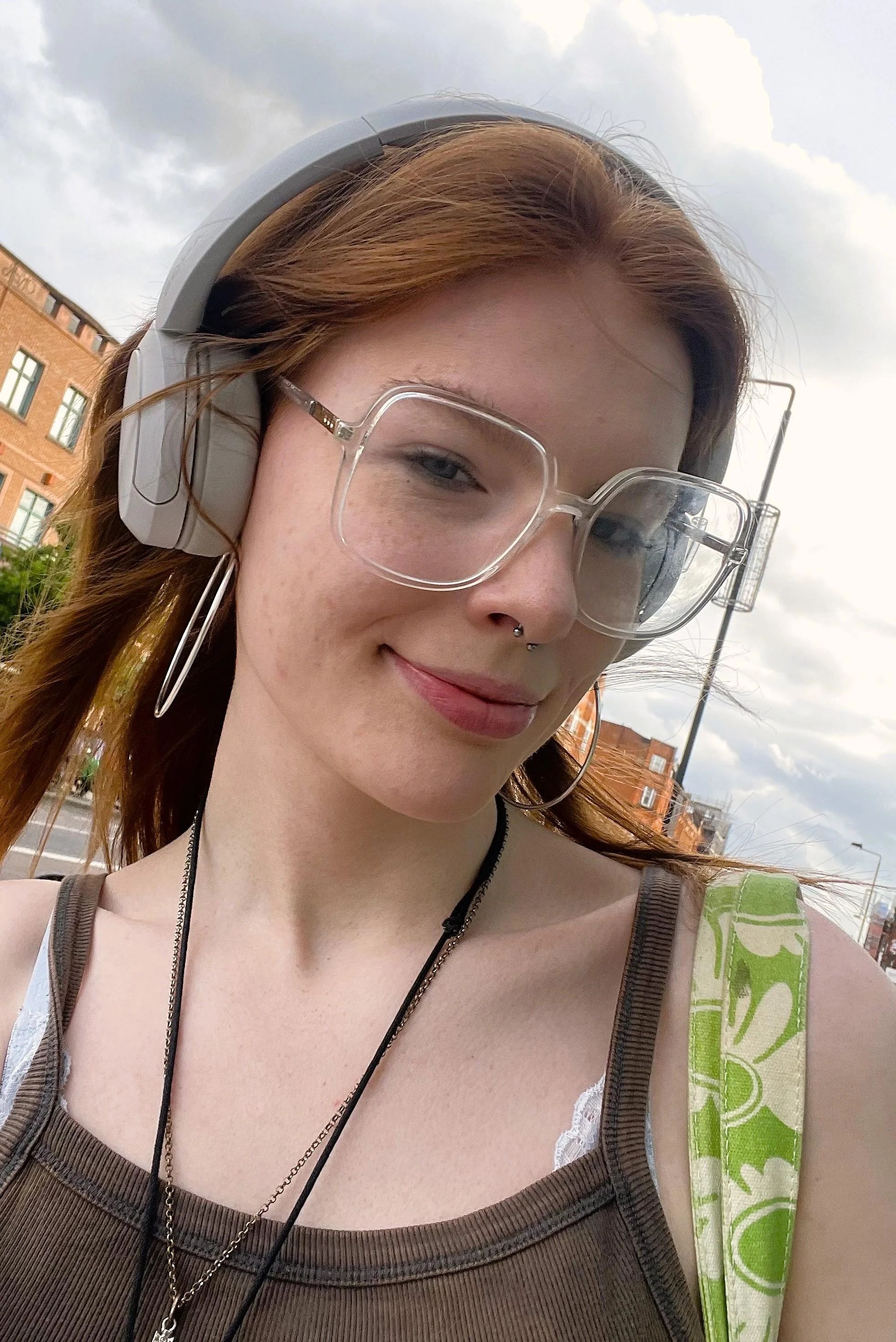 No make up suits best on my pale skin picture 1 of 1