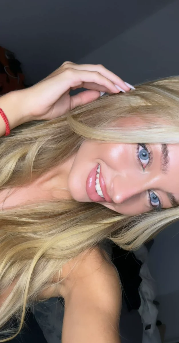 They say I look pretty when I smile picture 1 of 1