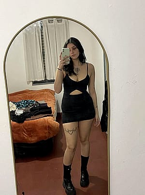 This color makes me look pretty and classy at the same time'