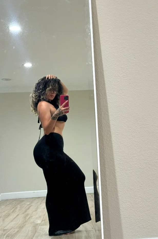 I'm really loving my look today, am i hot? picture 1 of 1