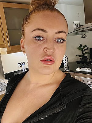 hopefully this outfit makes me look extra sexy today'