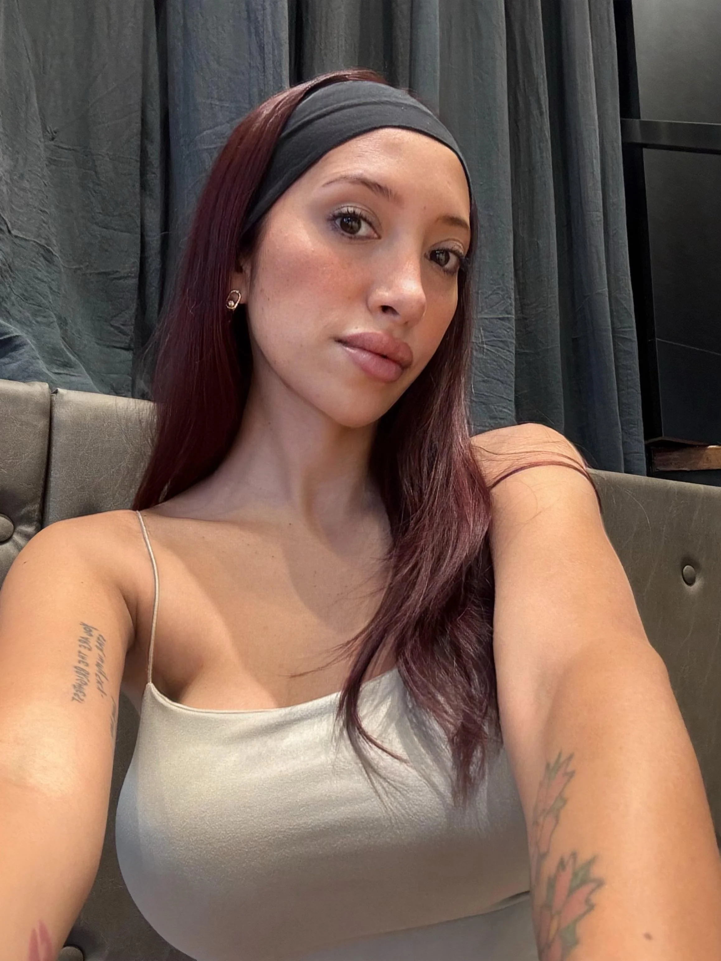 Do you think I’m sexy to post here? picture 1 of 1