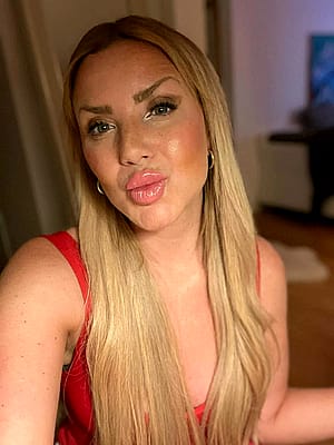 Feeling myself, feeling sexy'