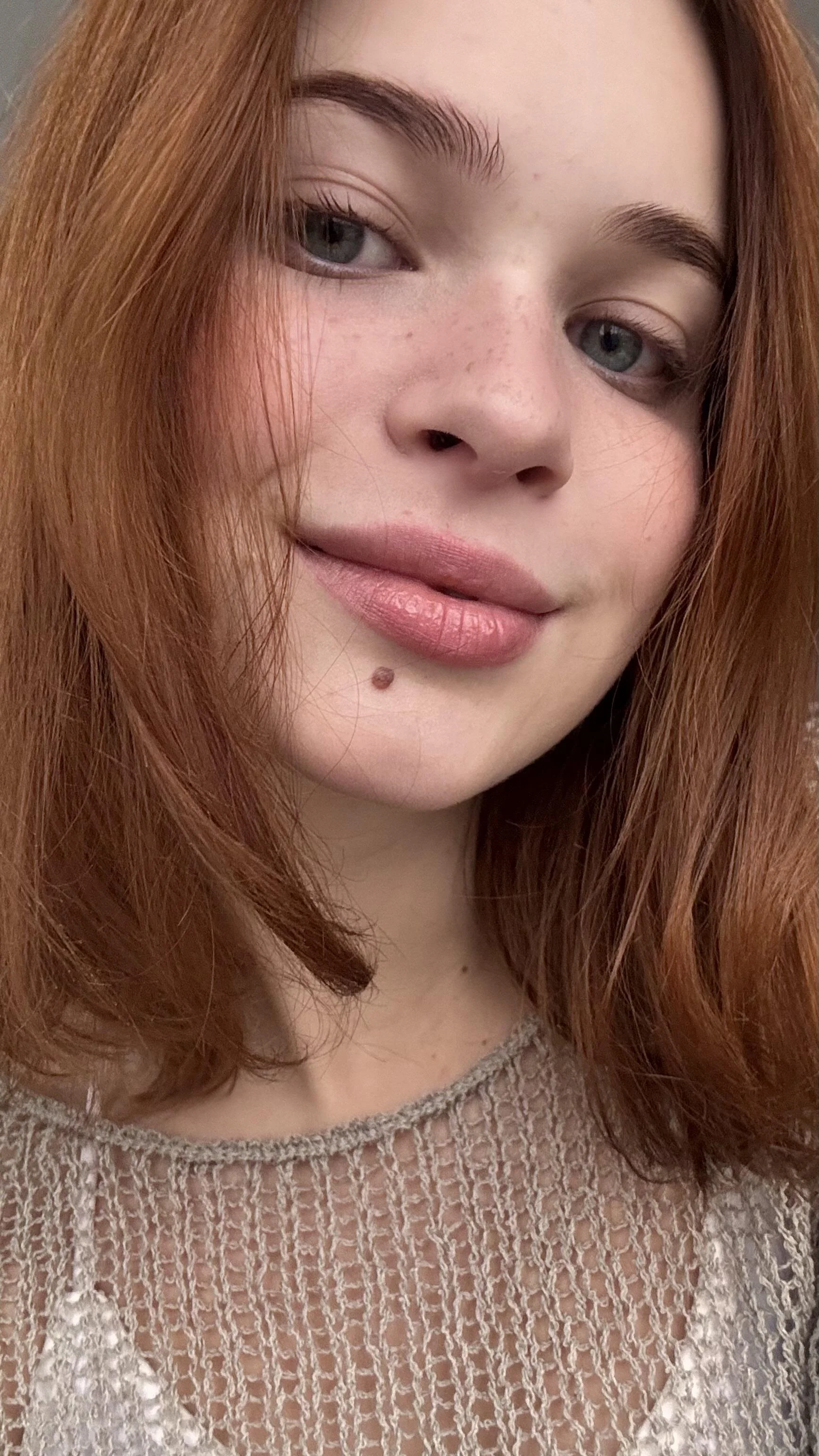 No makeup! Just pale skin and a touch of sunlight ☀ picture 1 of 1