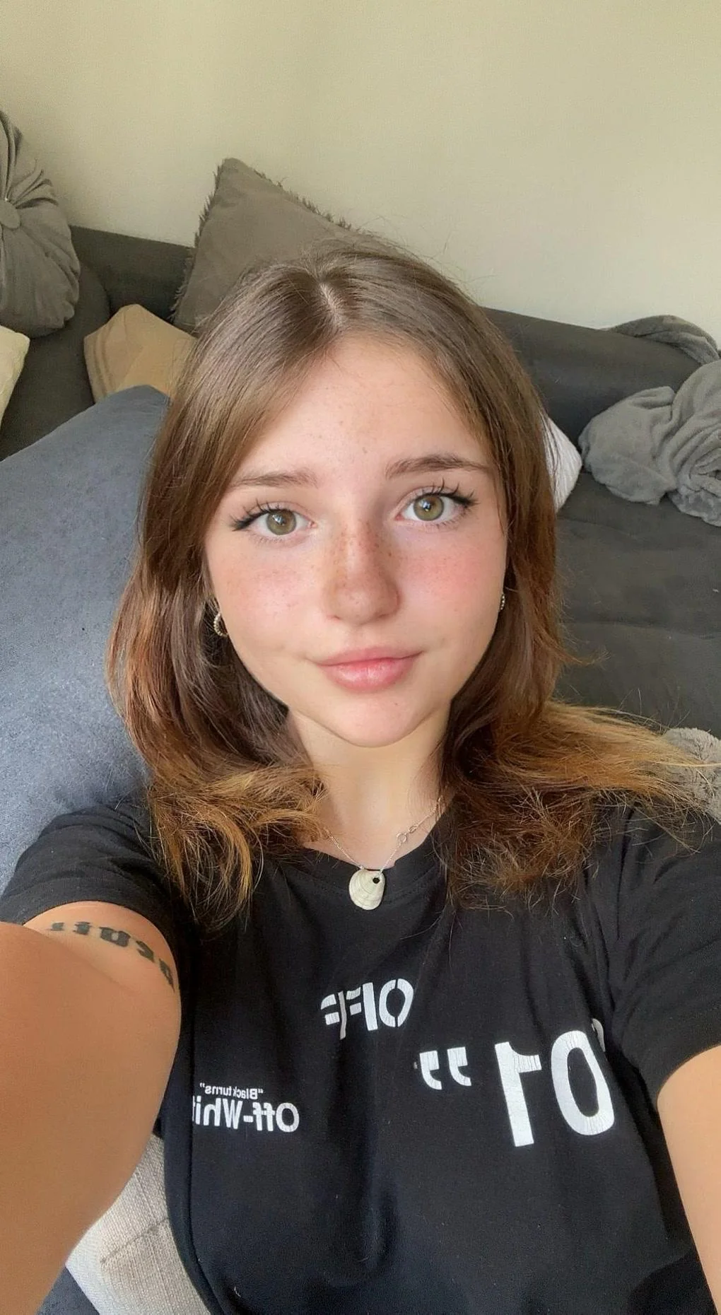 Not really feeling confident that you'd notice me picture 1 of 1