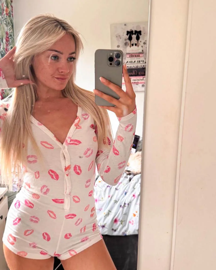 Trying to look adorable and sexy picture 1 of 1