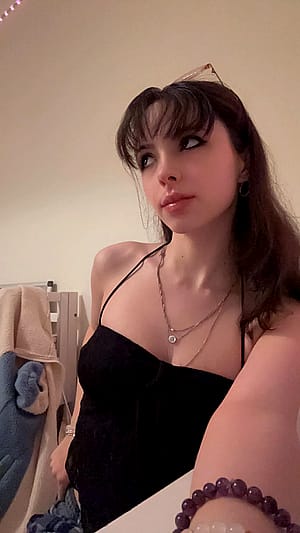 Am I hot in black? F19'
