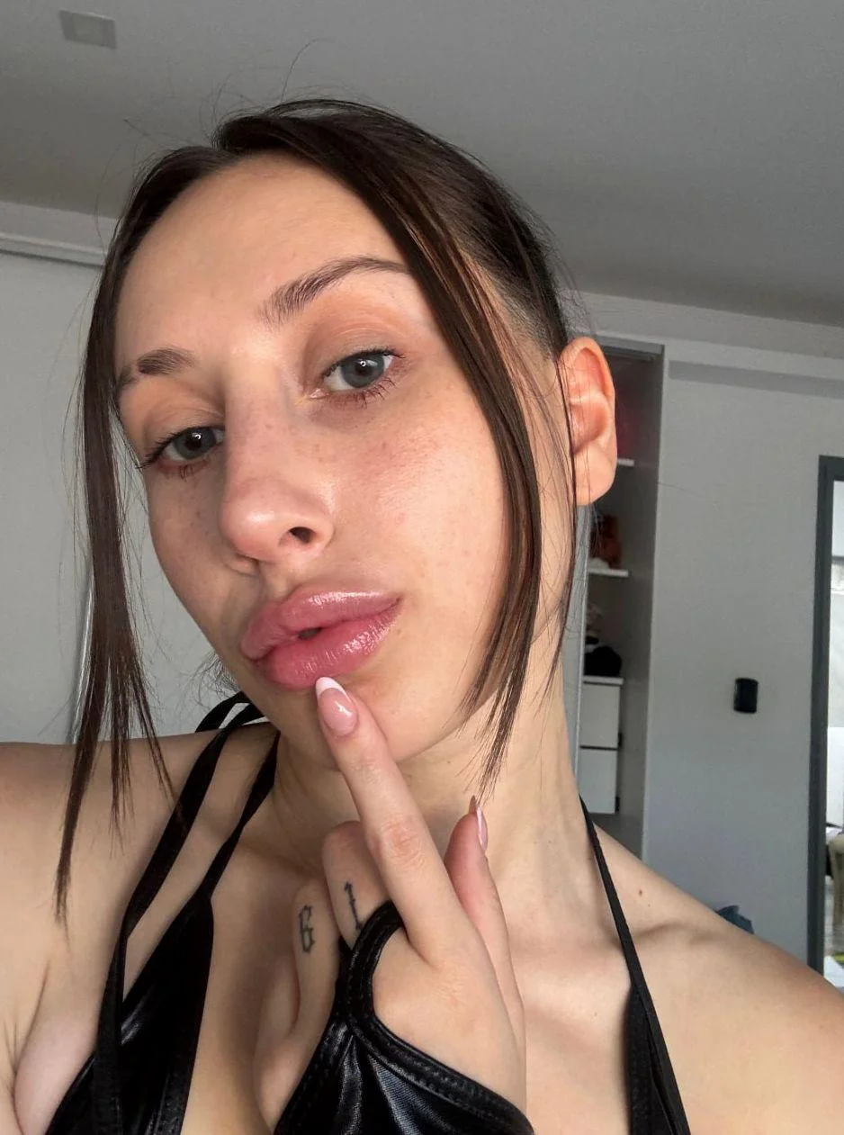 Being a good girl is my vow. picture 1 of 1