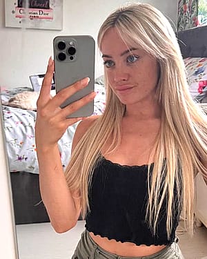 Feeling pretty and sexy today'