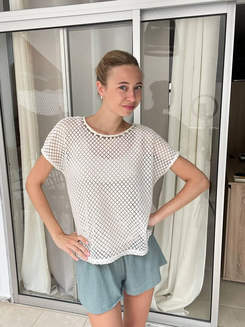 Just a down-to-earth College Girl Next Door, balancing books and laughter! would ypu say Hi if we bump into each other? picture 1 of 1