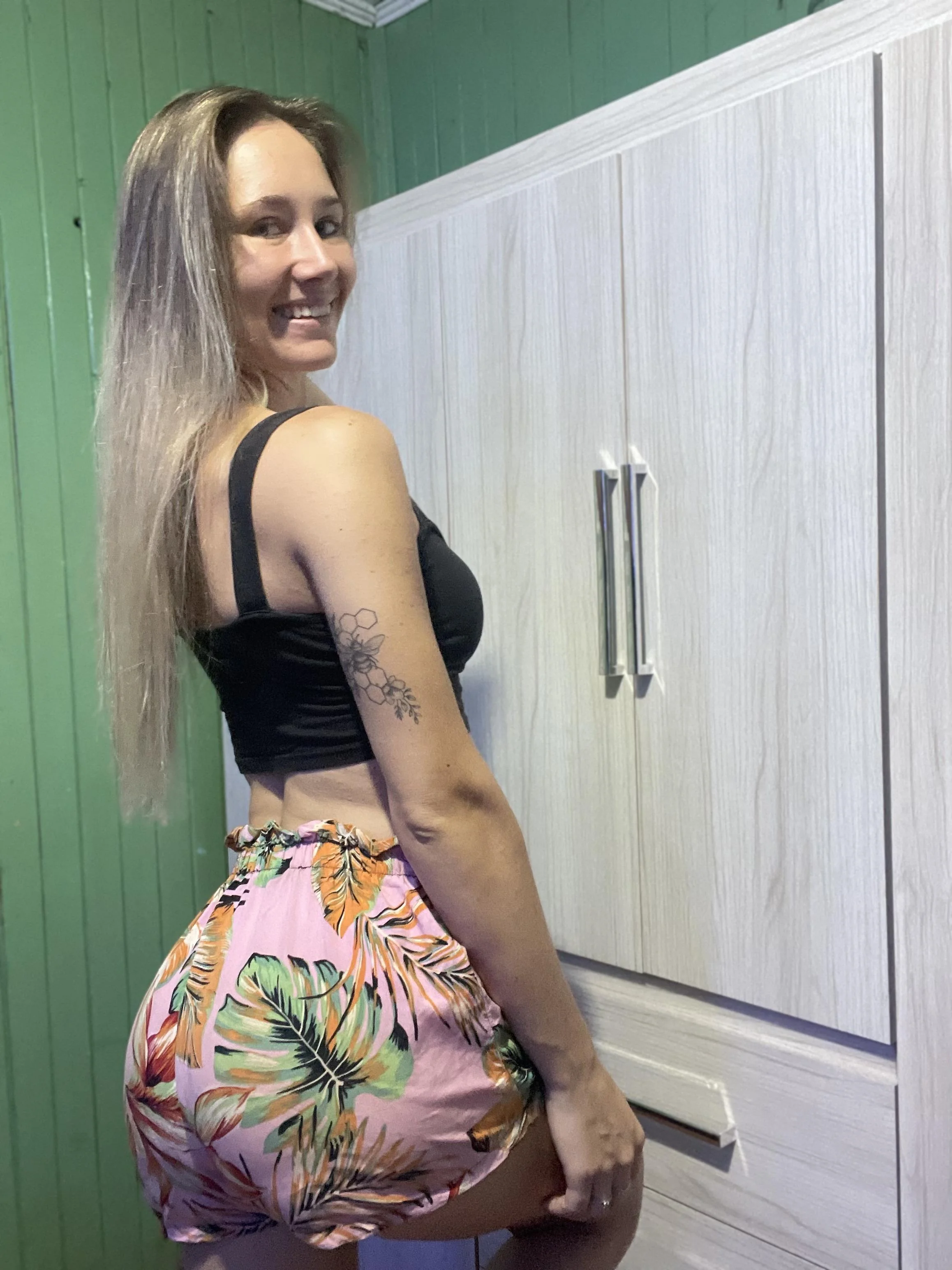 I never imagined that shorts would highlight my slim legs picture 1 of 1