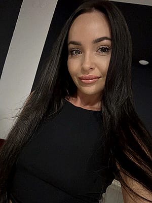 This gorgeous girl is a reminder that beauty is in the eye of the beholder and it's all relative'