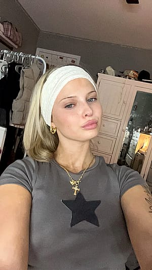 Me enjoying my me time. Am I hot? F19'