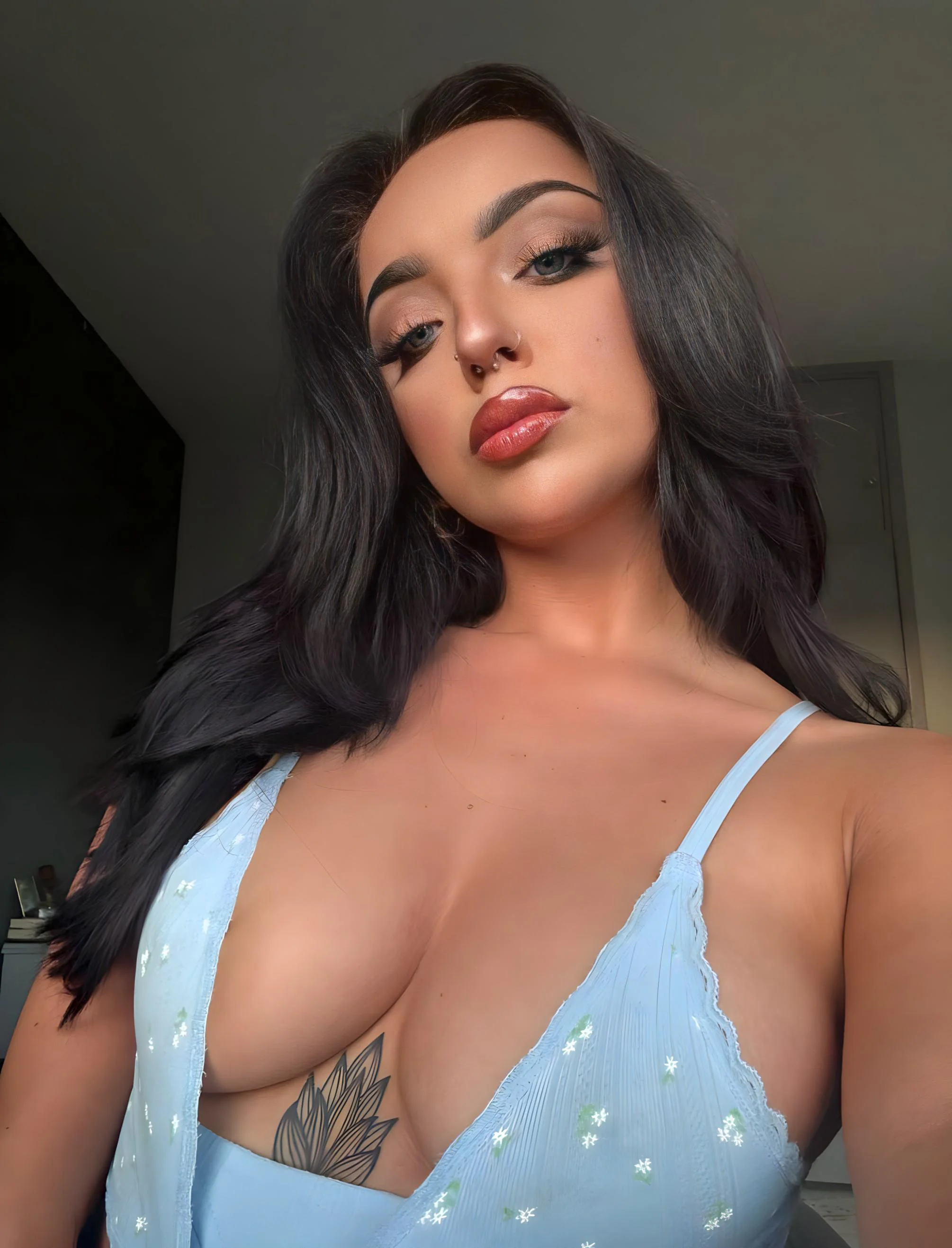 All dolled up but I'm too hot, the sun i mean x picture 1 of 1