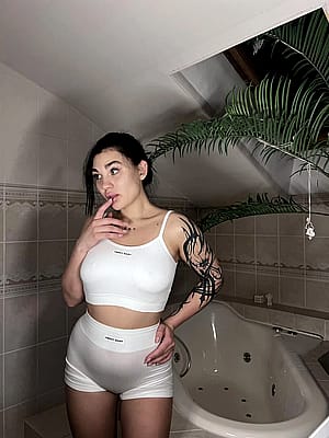 trying to look hot even at home!'