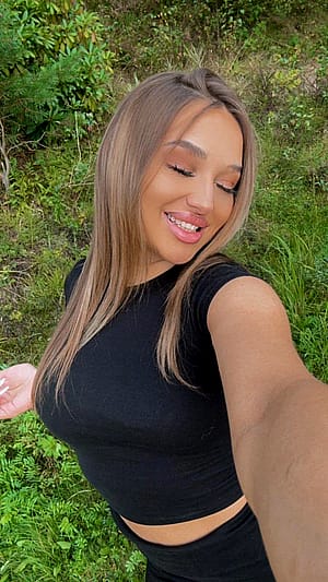 Just a normal college girl on a countryside visiting her family F19'