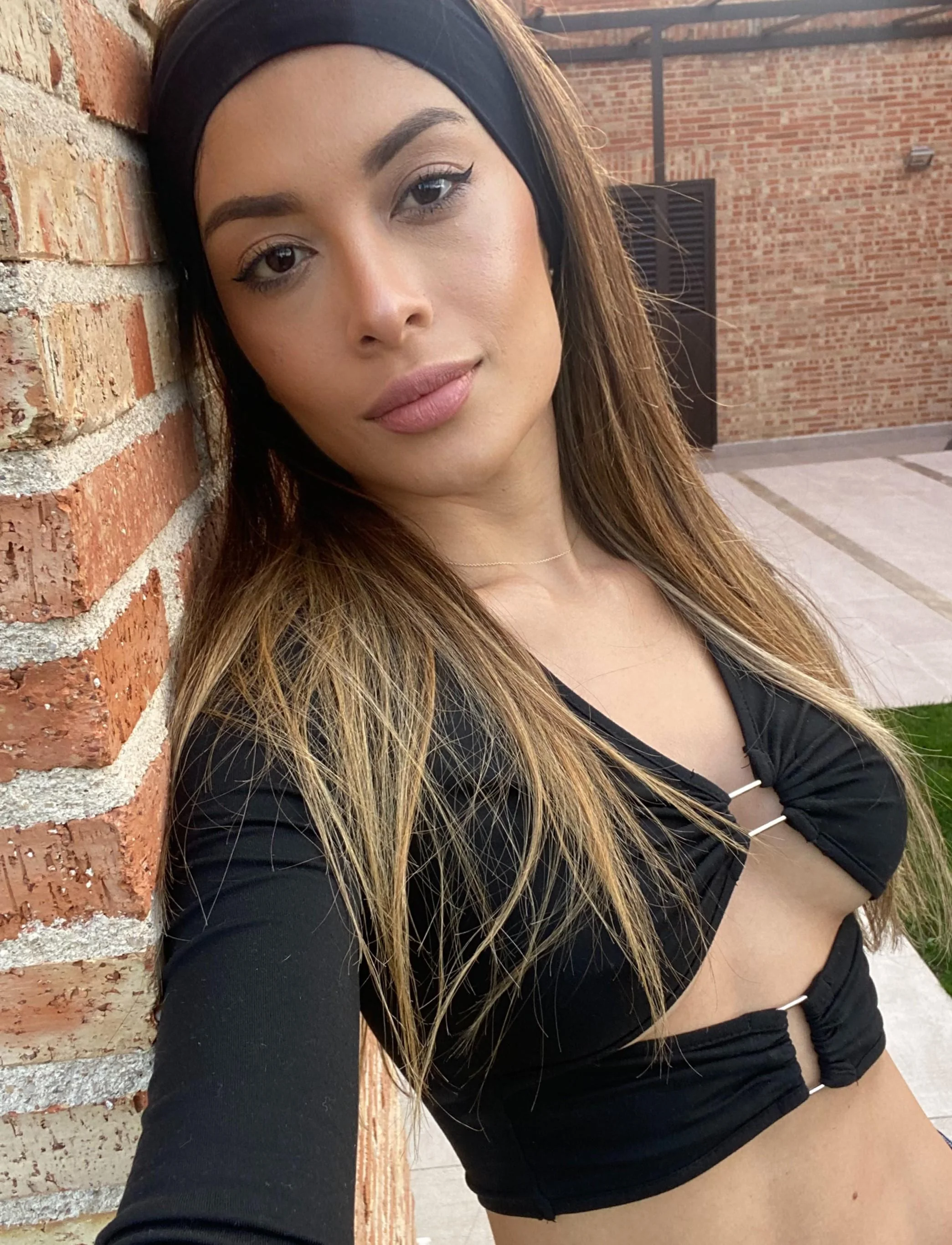 Do you consider me hot? f21 picture 1 of 1