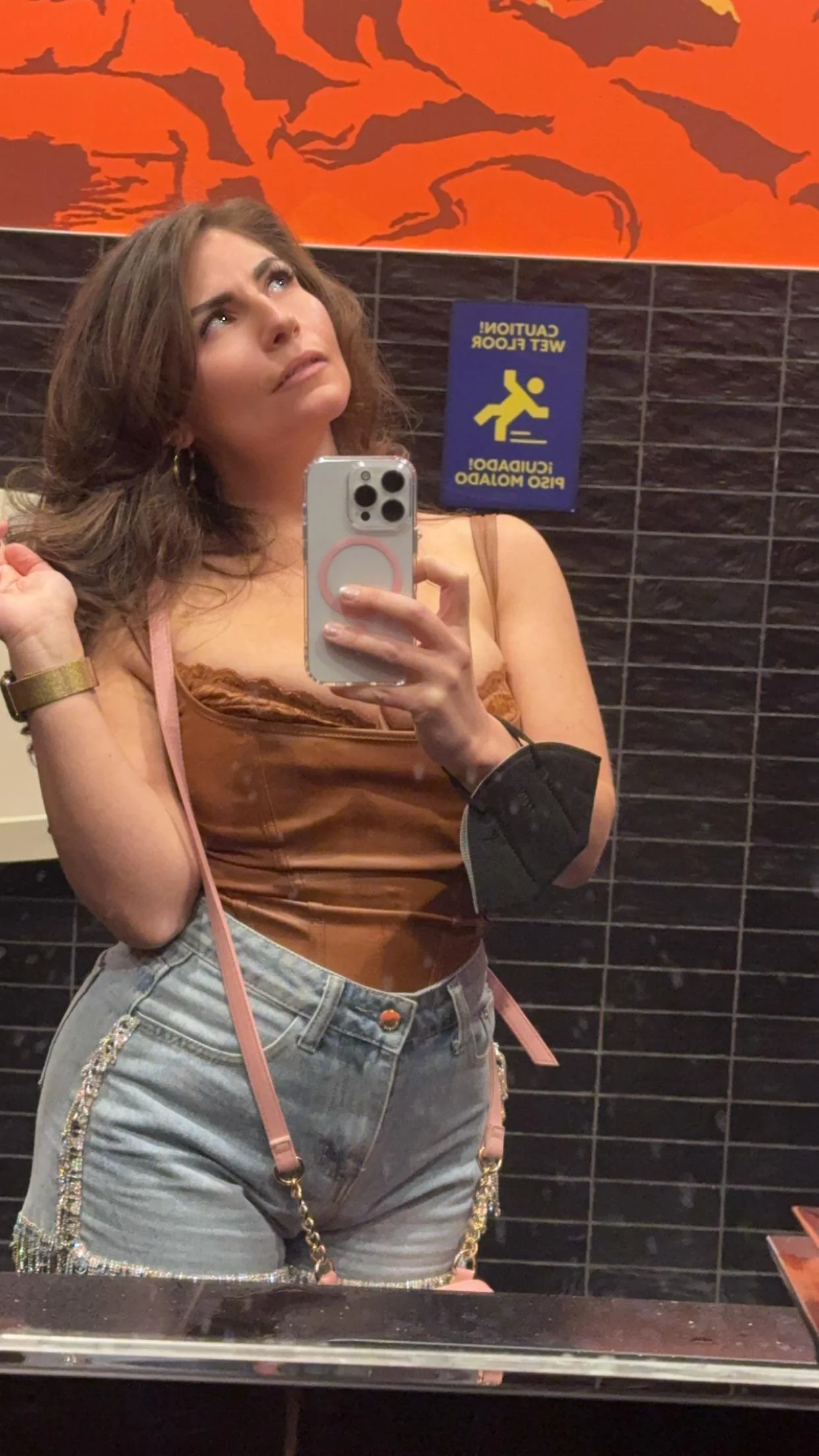 Classy even in the bathroom picture 1 of 1