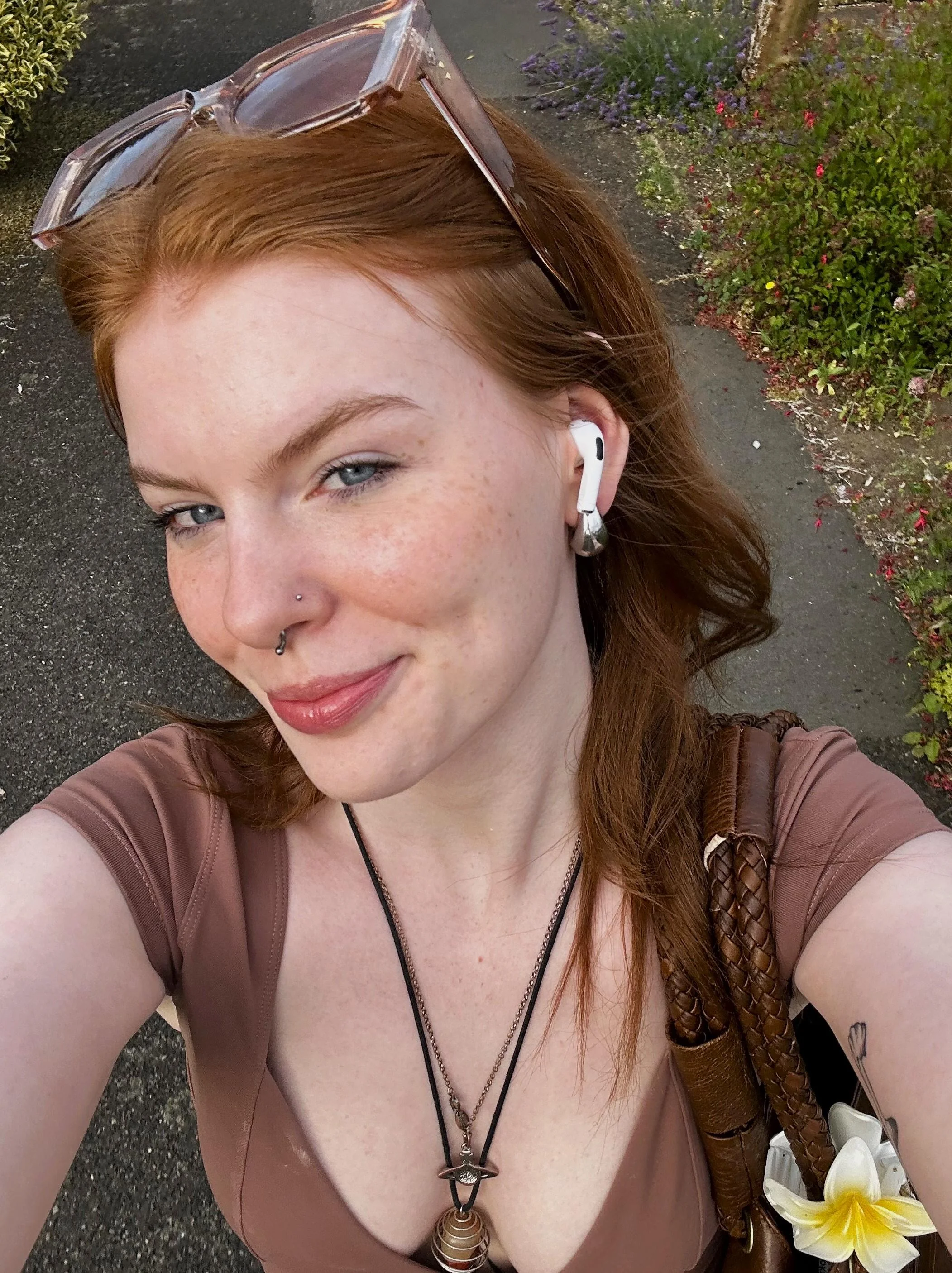 dolled up to give you a pretty look picture 1 of 1
