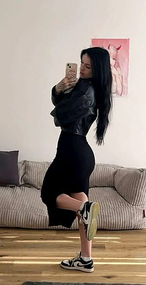 Make me laugh and I'll give you what you want'