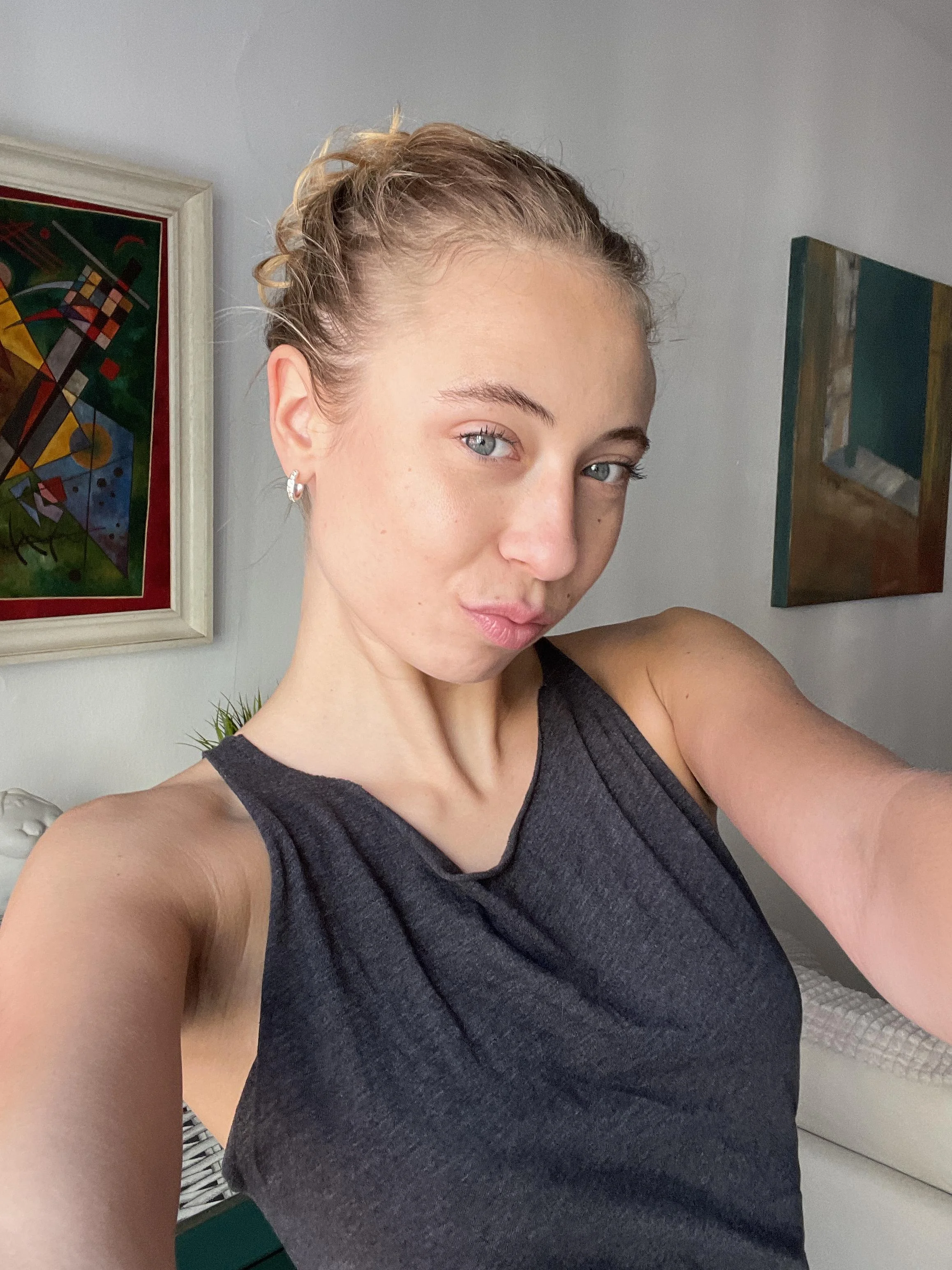 Do I look hot in my natural face? F18 picture 1 of 1