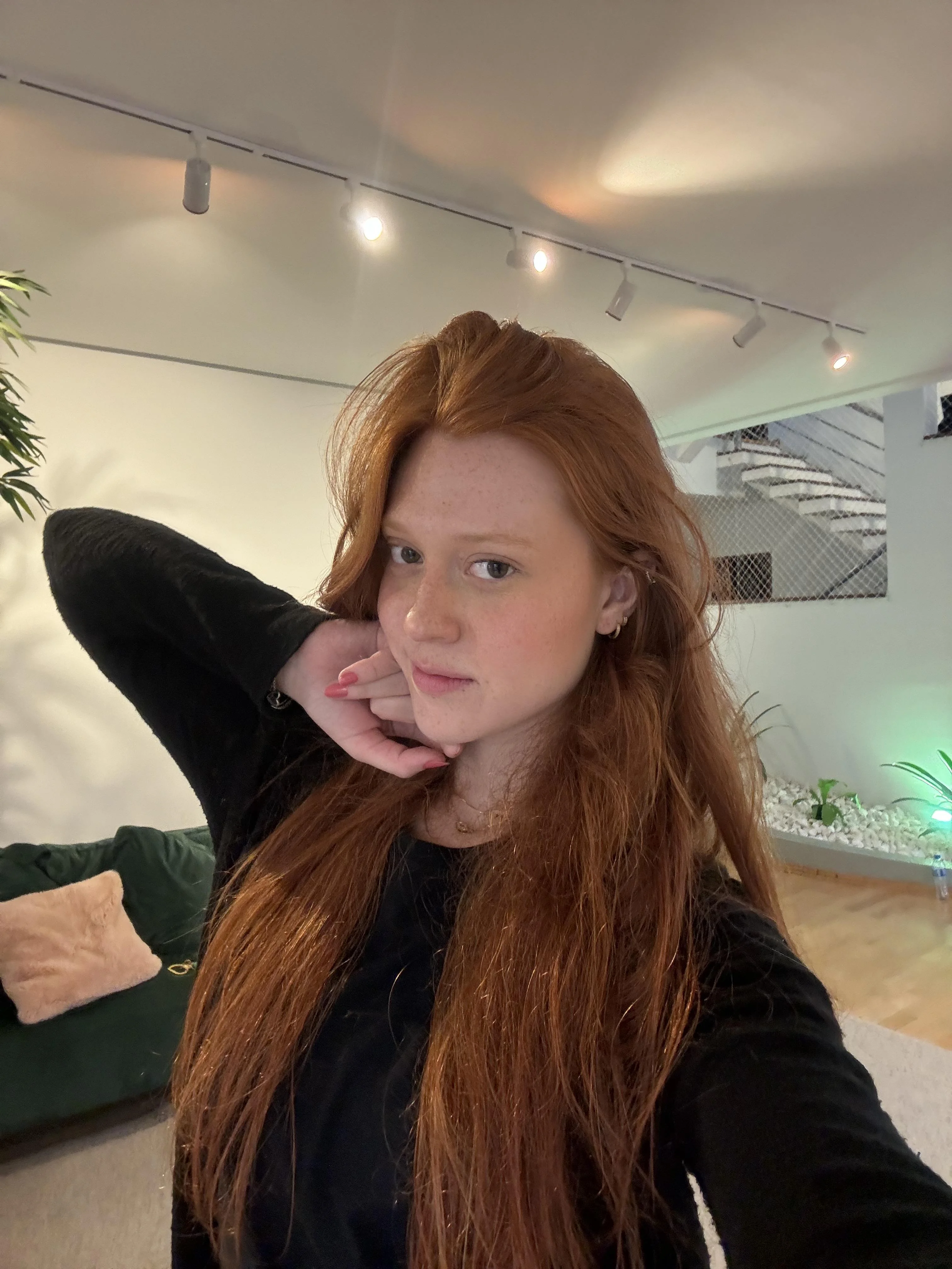 I'm trying to look hot, am I doing it right? picture 1 of 1
