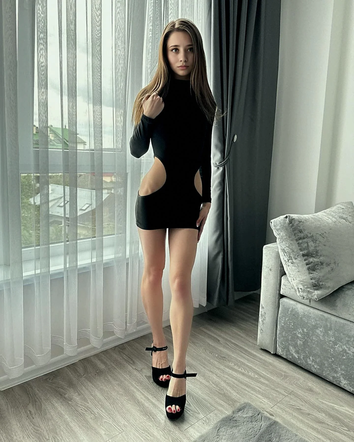 Do you still find me hot in this black dress? F18 picture 1 of 1