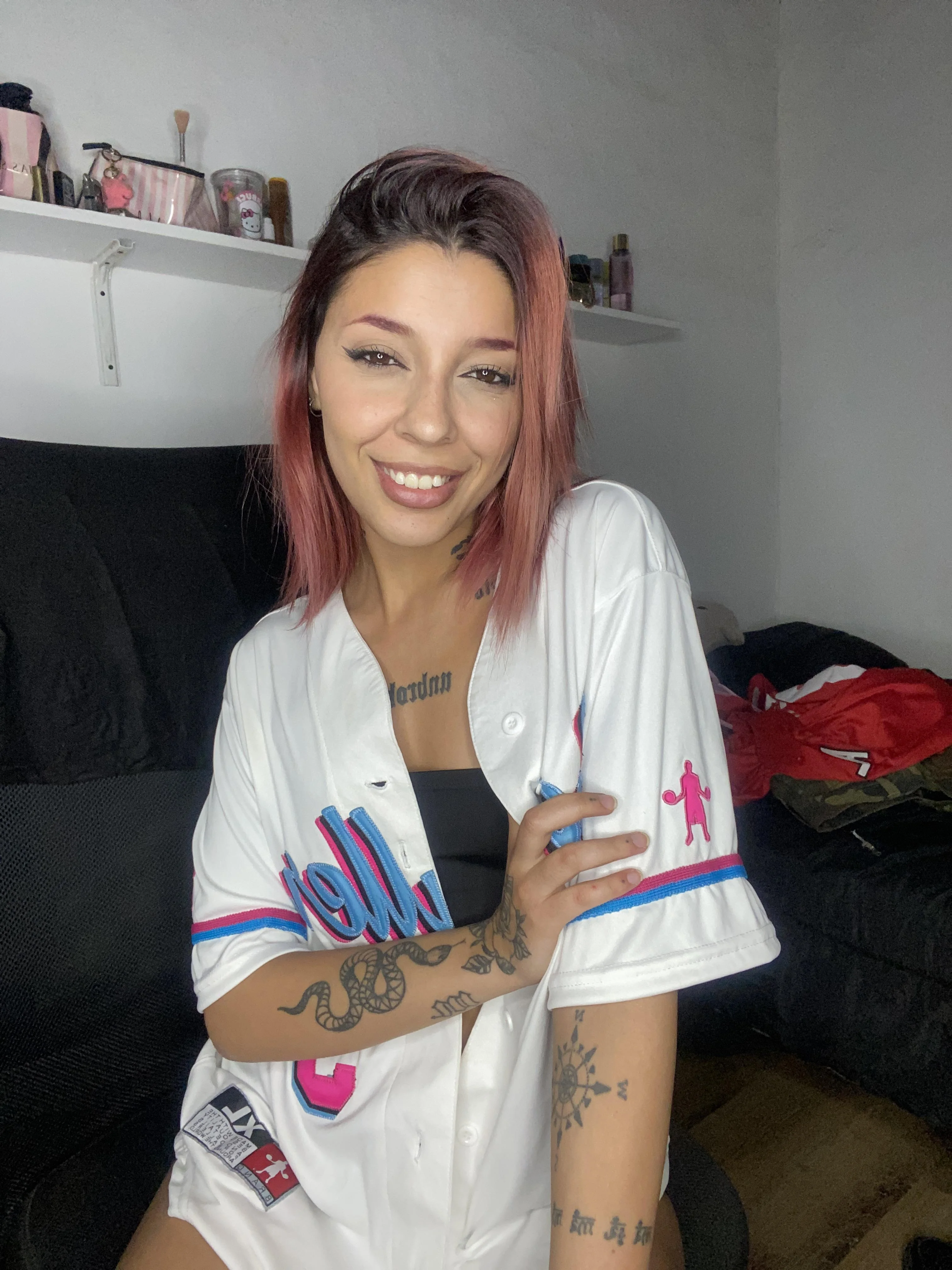 Do you think I'm cute or sexy? picture 1 of 1