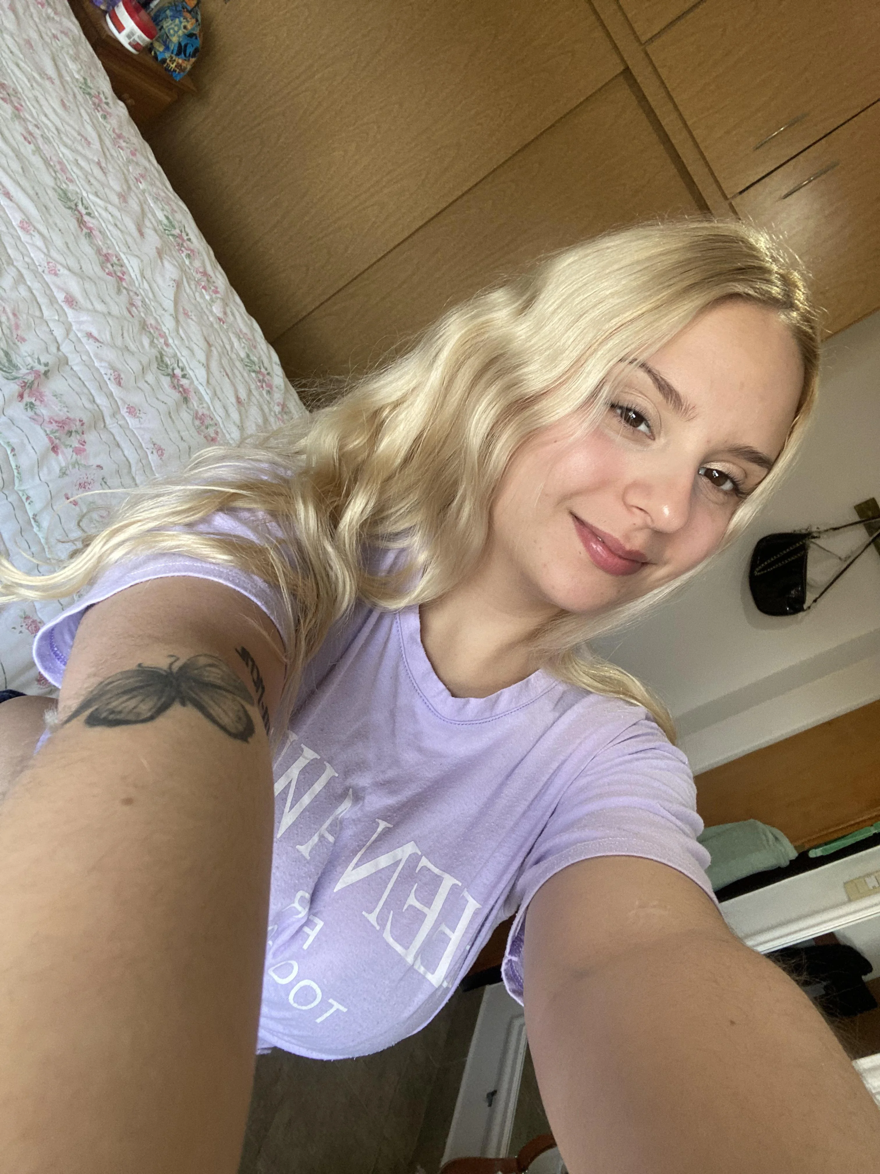 Just turned 19 and workin on lookin pretty.. how am I doin? picture 1 of 1