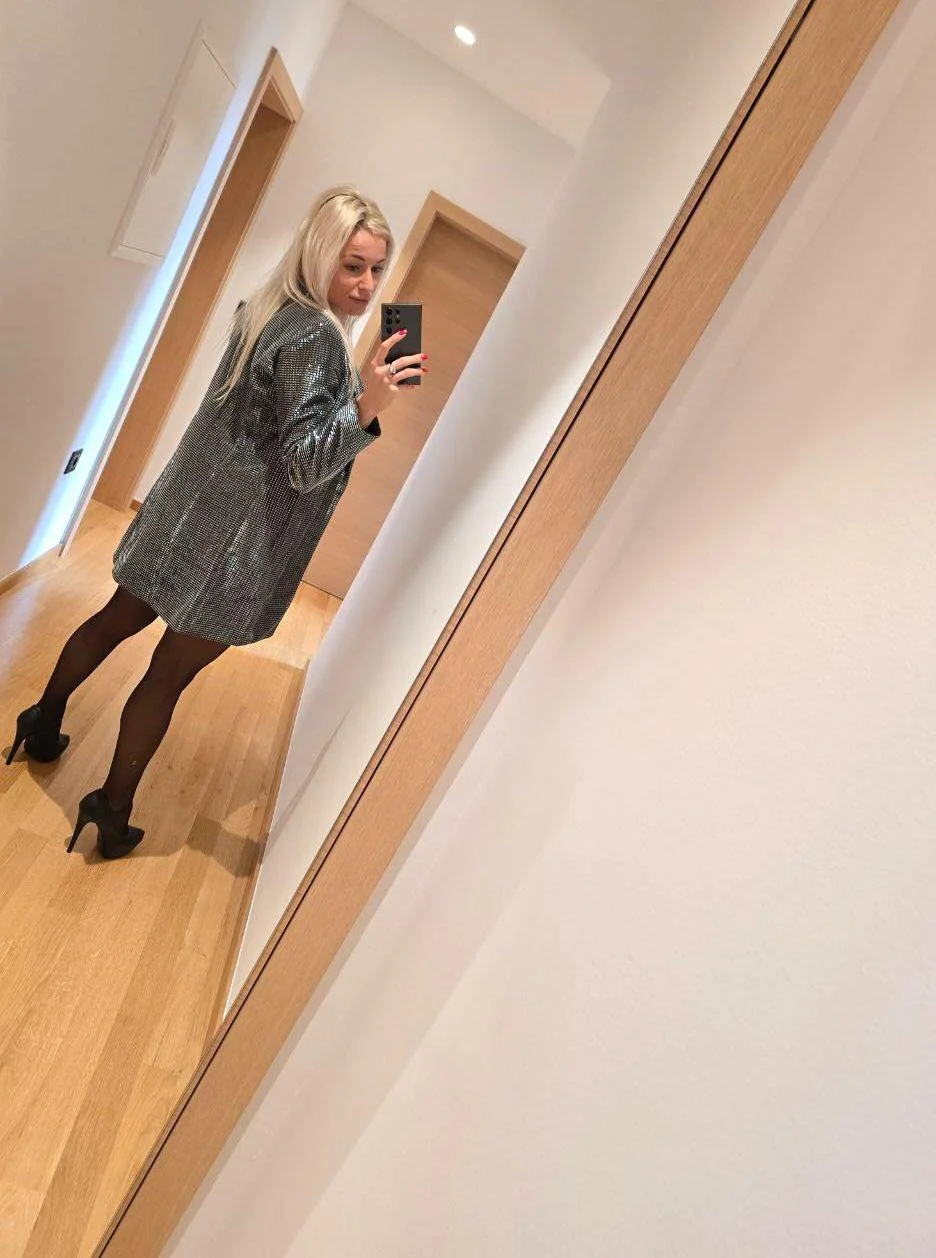 Nothing beats the office look picture 1 of 1
