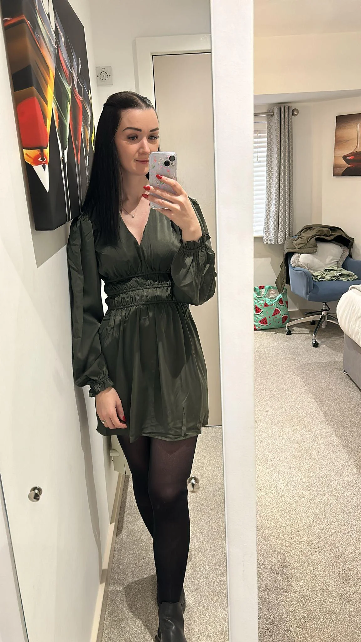 F26 am I hot 10/10? picture 1 of 1