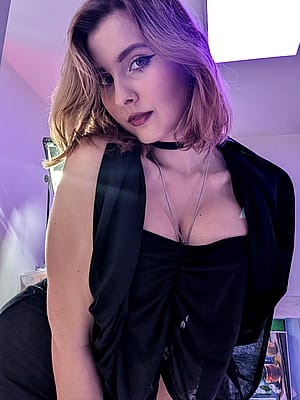 More goth vibe ^^'