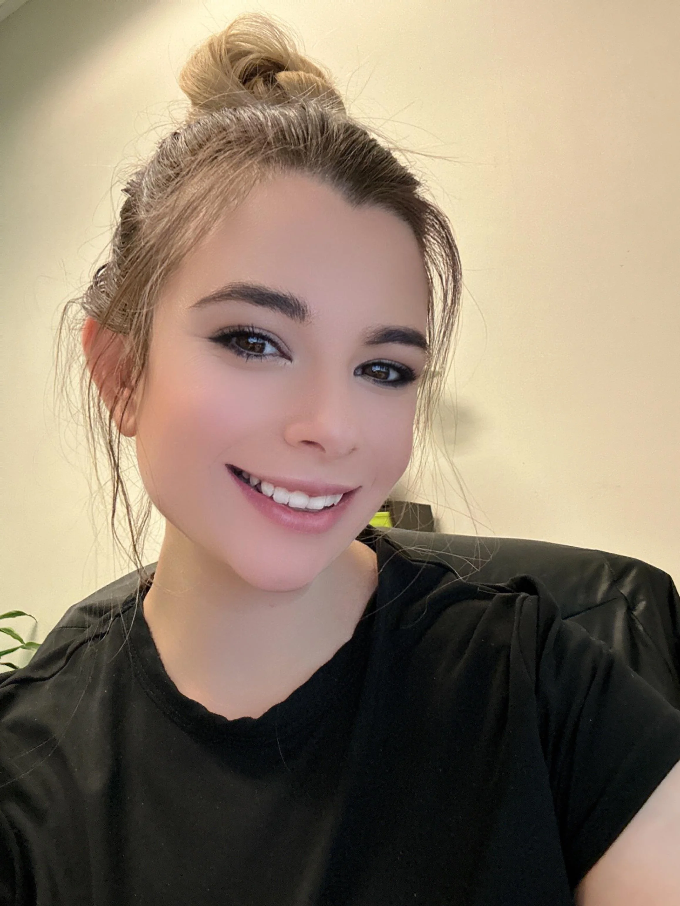 Lookin cute with my messy hair picture 1 of 1