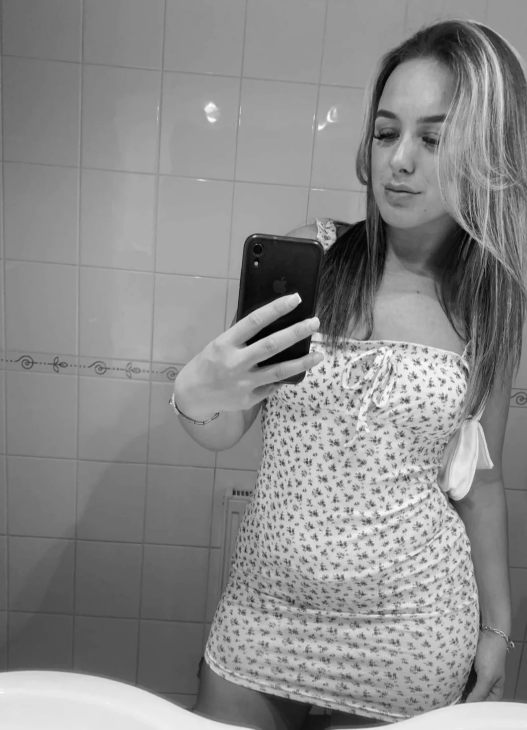 just ur white girl next door in a sundress 🫶 picture 1 of 1