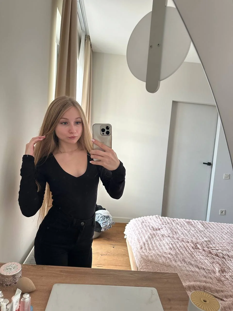 Felt cute today, just don't mind my small stature haha picture 1 of 1