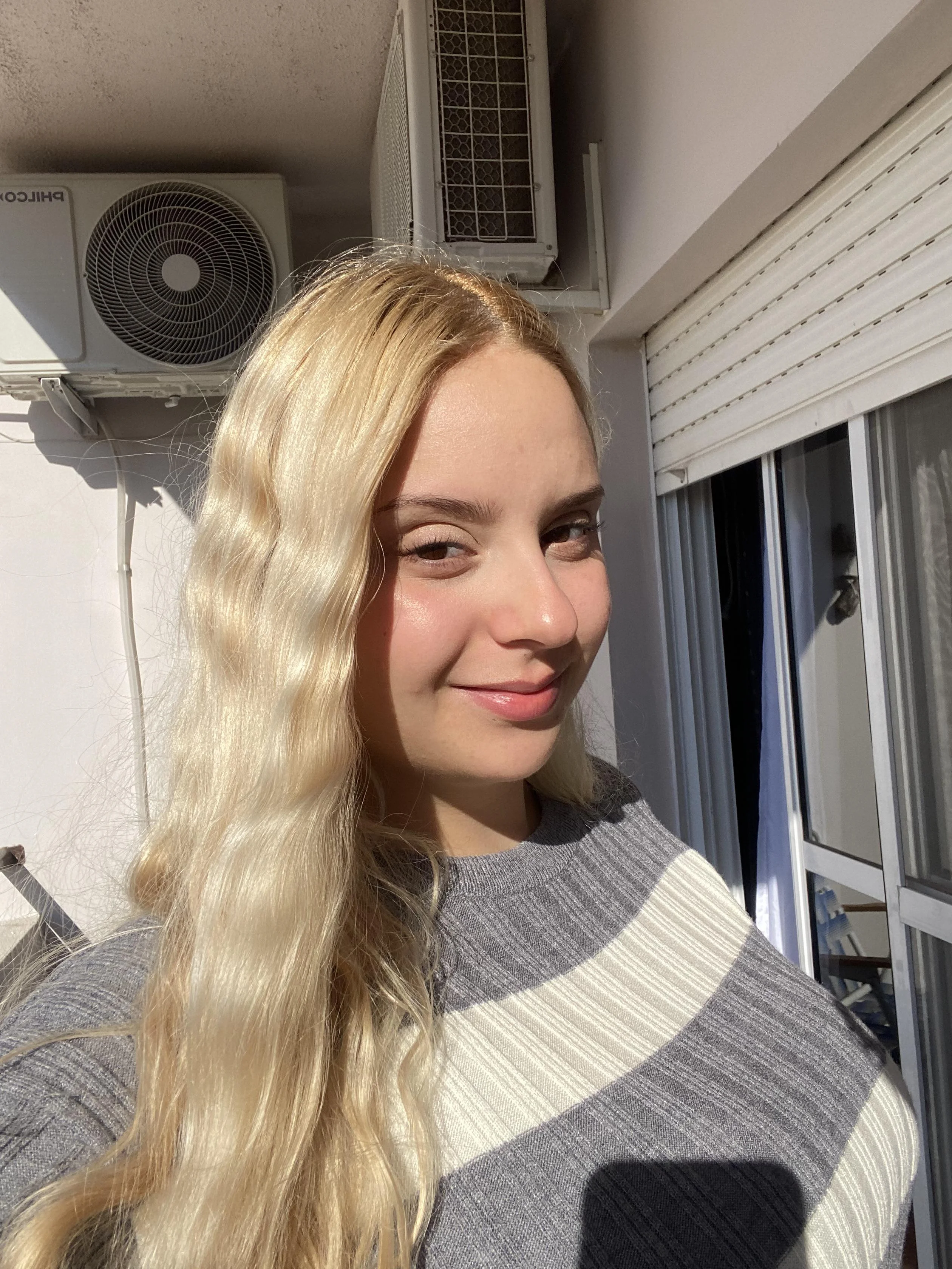 Do I look good? picture 1 of 1