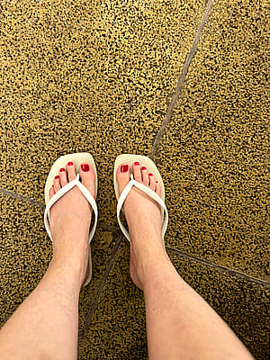 Someone told me you like public Feet 😉'