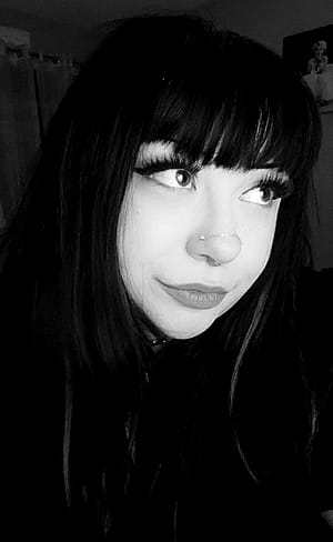 Do you like goth girls?🕸️🖤🐈‍⬛'